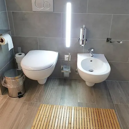 Apartman Wilki Lojki Dante Apart *